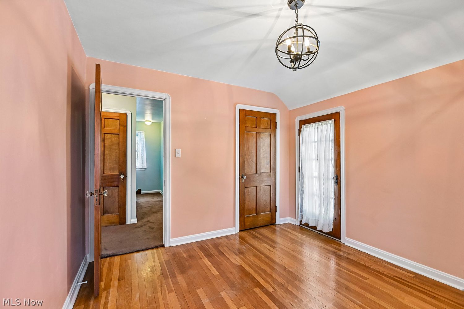 2052 Hillcrest Avenue Old Brooklyn OH 44109