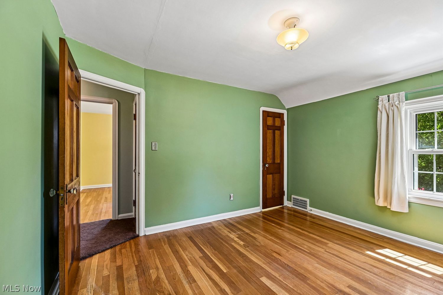 2052 Hillcrest Avenue Old Brooklyn OH 44109