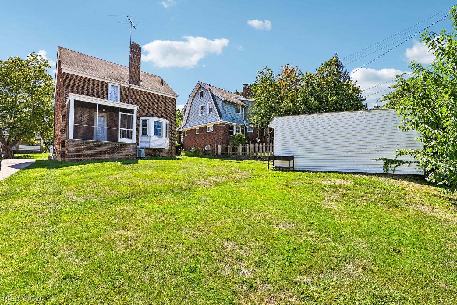 2052 Hillcrest Avenue Old Brooklyn OH 44109
