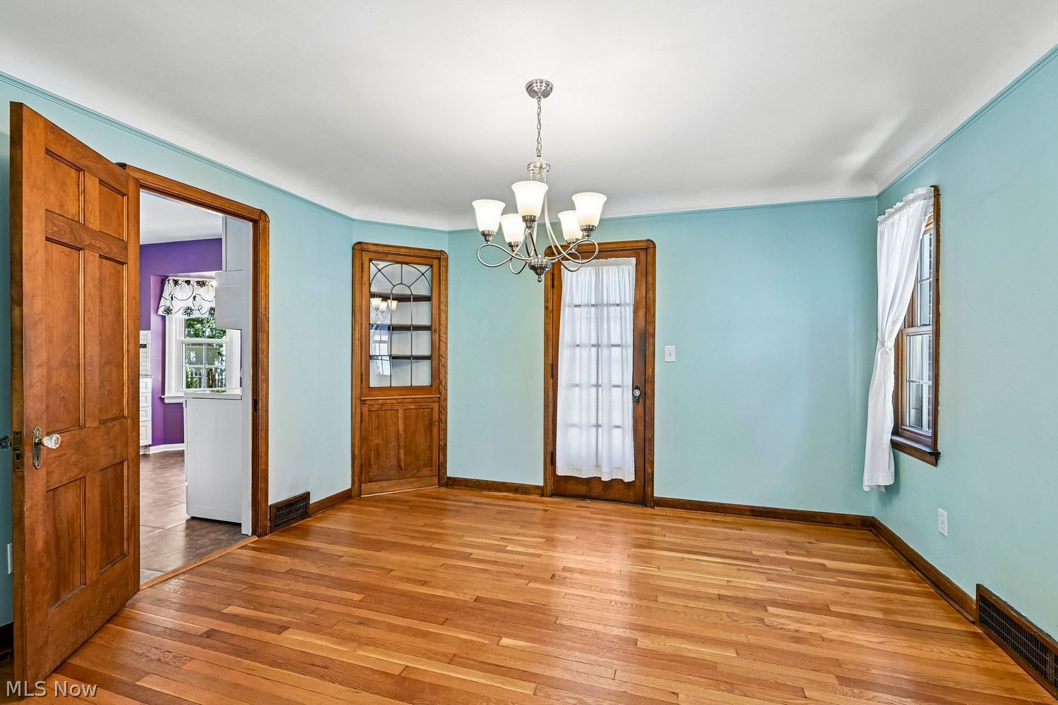 2052 Hillcrest Avenue Old Brooklyn OH 44109
