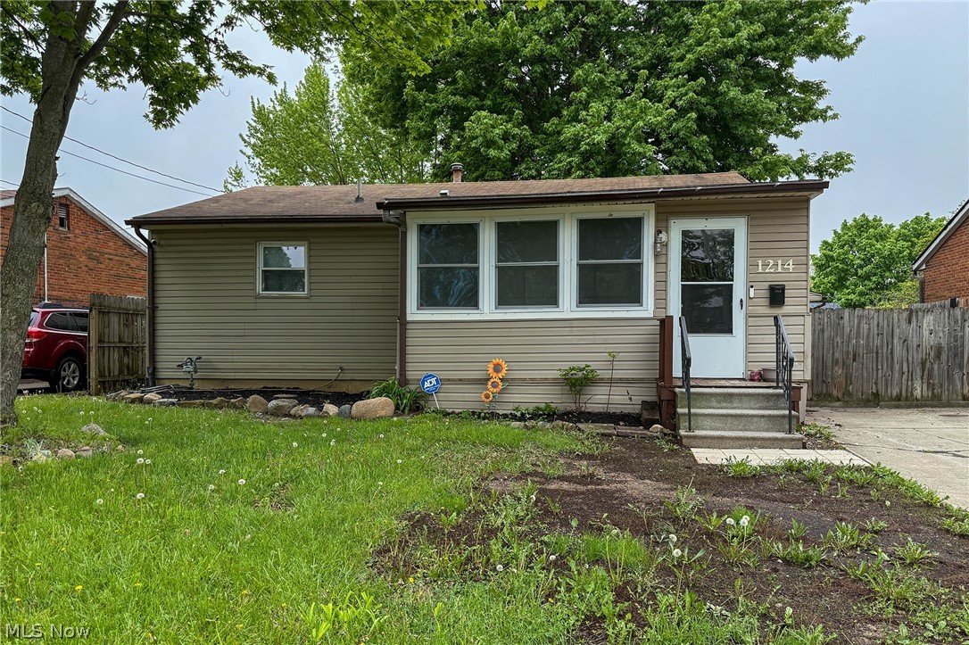 1214 Pennsylvania Avenue Lorain OH 44052
