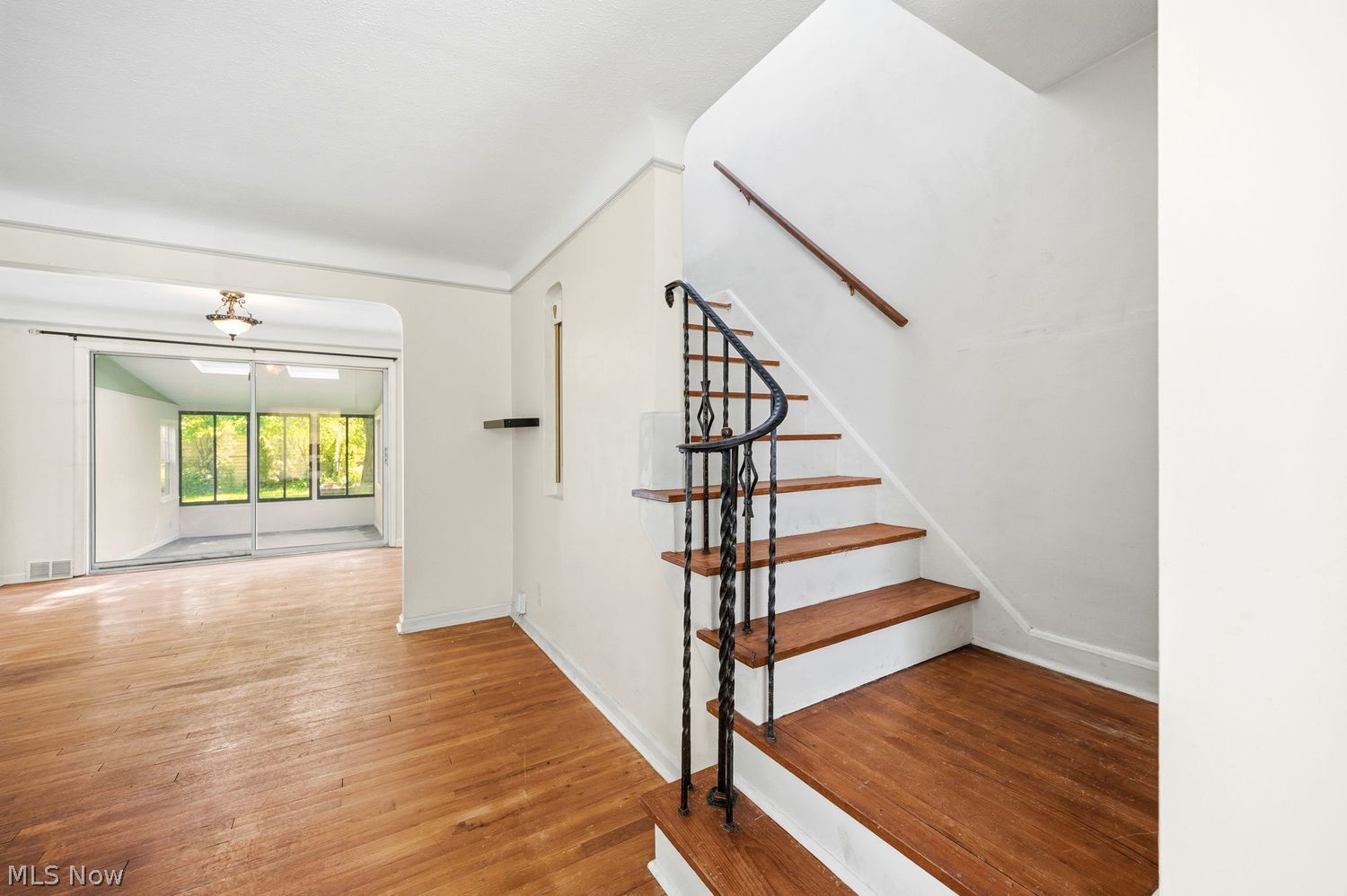 5823 Elmore Drive Parma Heights OH 44130