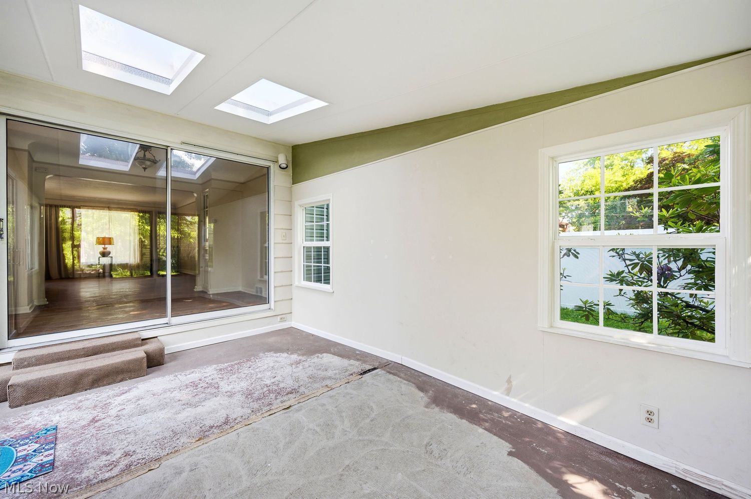 5823 Elmore Drive Parma Heights OH 44130