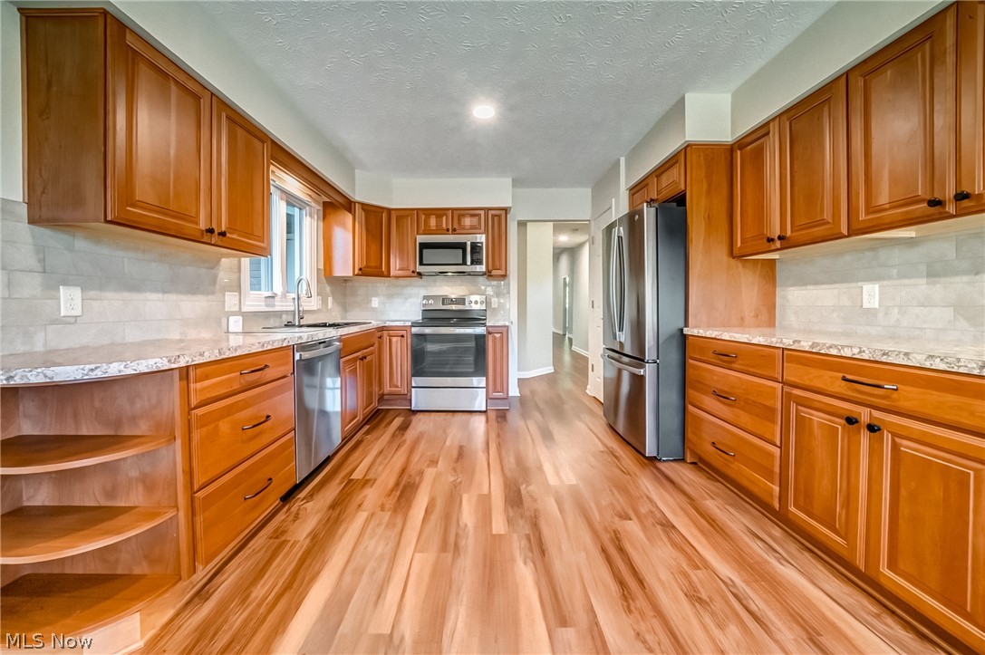 115 Ambleside Way Amherst OH 44001