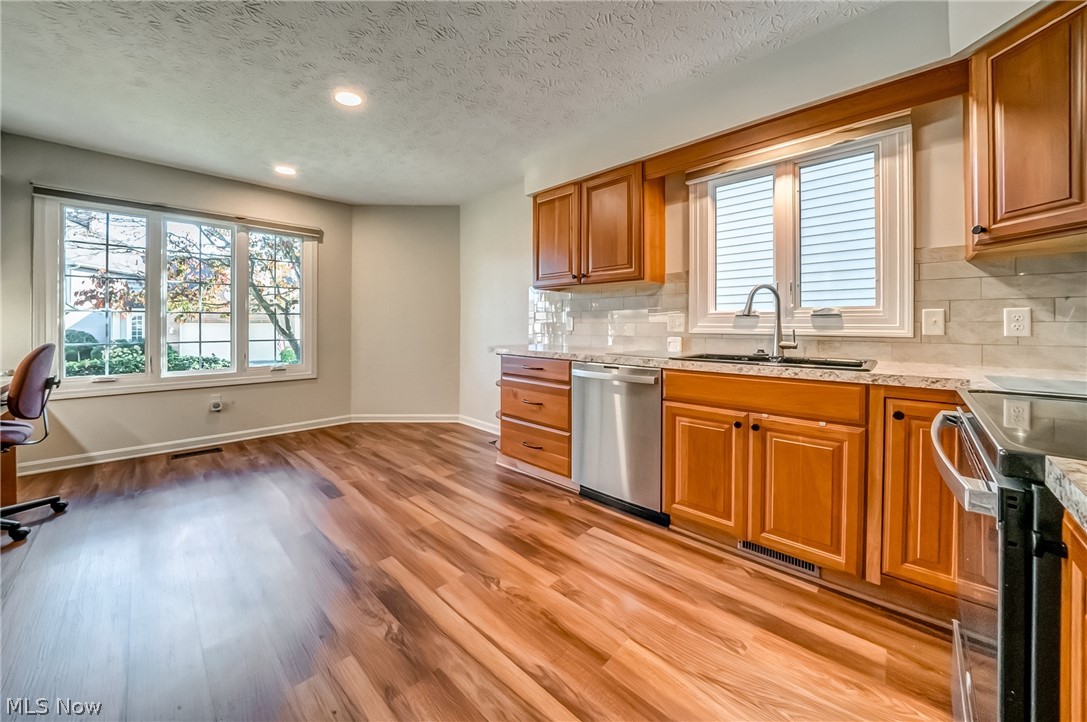 115 Ambleside Way Amherst OH 44001