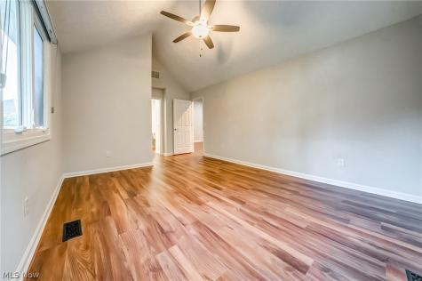 115 Ambleside Way Amherst OH 44001