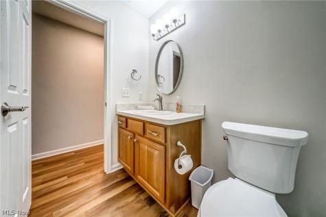 115 Ambleside Way Amherst OH 44001