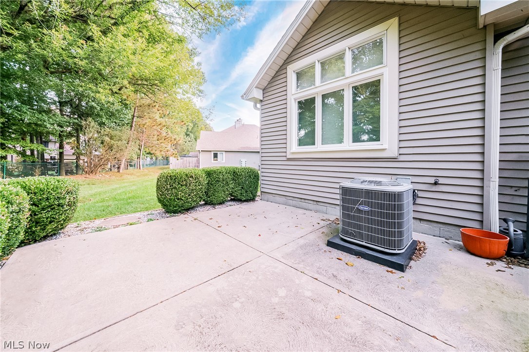 115 Ambleside Way Amherst OH 44001