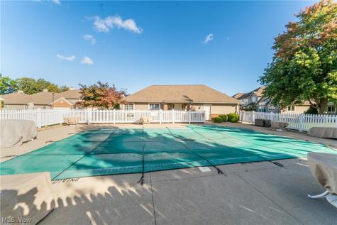 115 Ambleside Way Amherst OH 44001