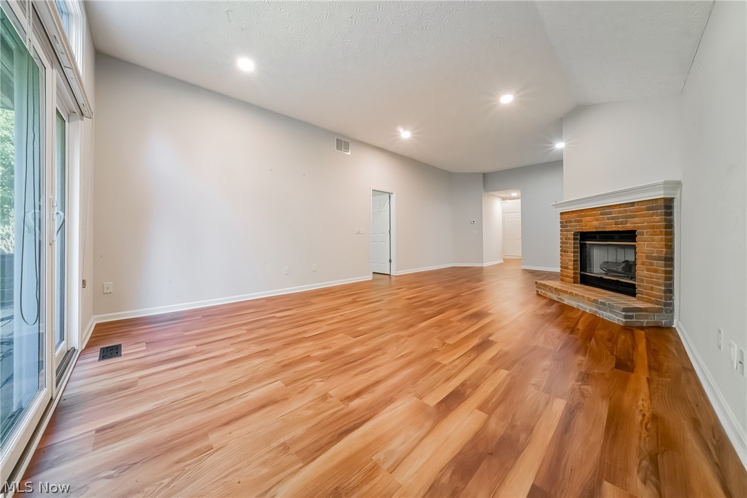 115 Ambleside Way Amherst OH 44001