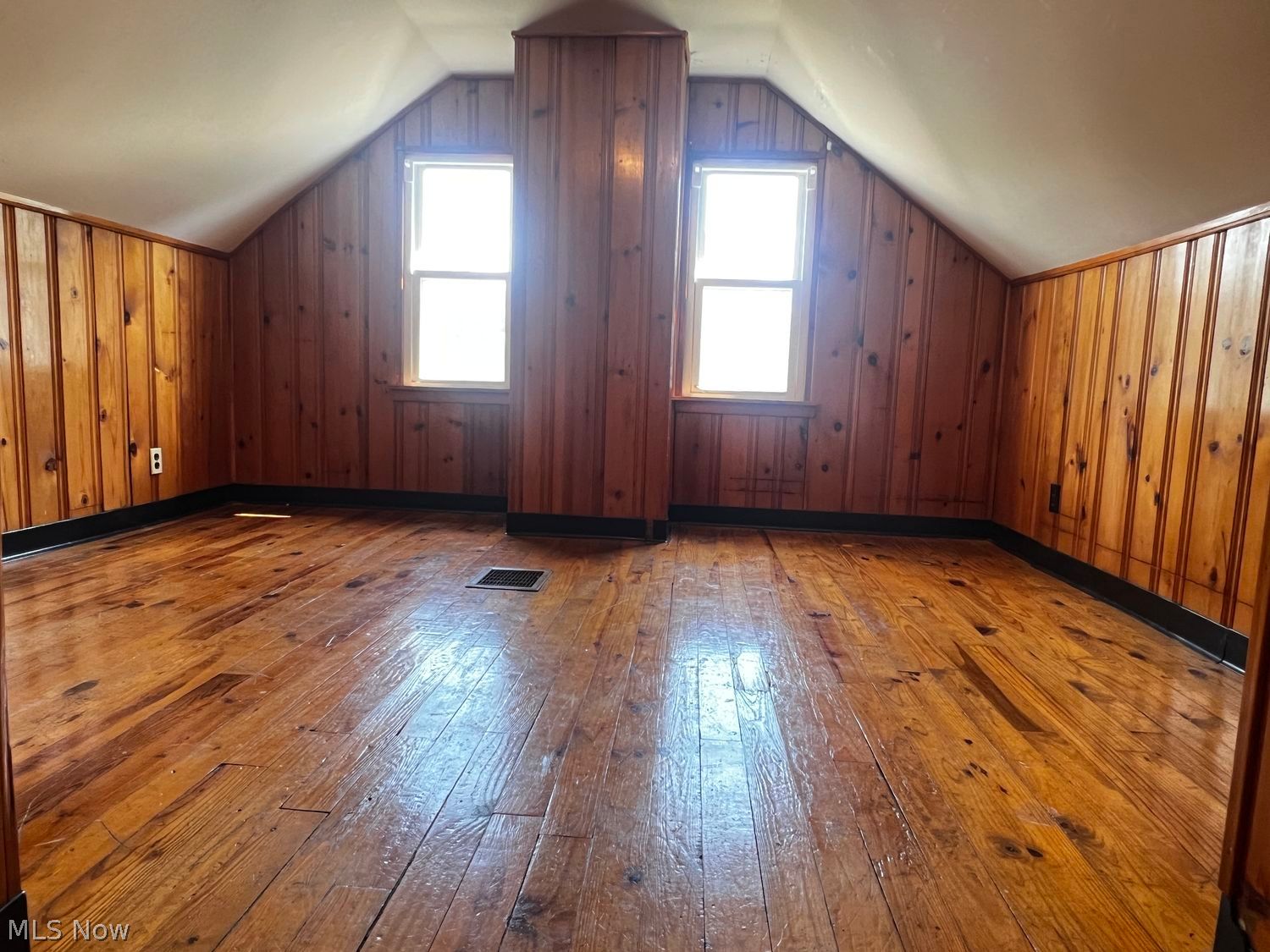 5132 Strawberry Lane Willoughby OH 44094