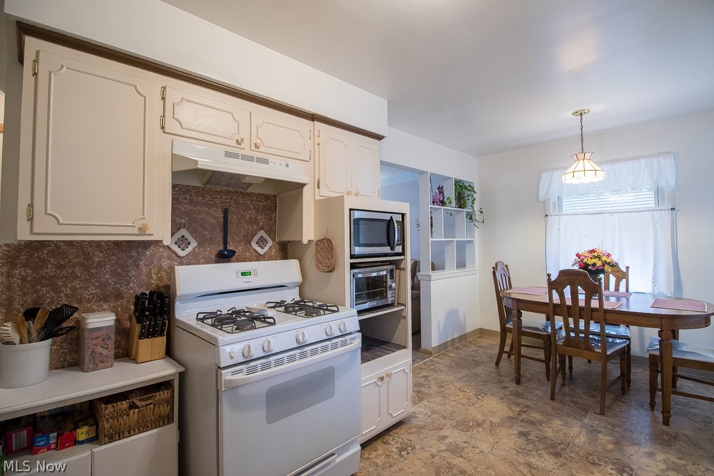 668 E 315th Street Willowick OH 44095