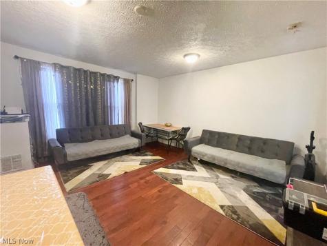 2193 E 35th Street Cleveland OH 44115