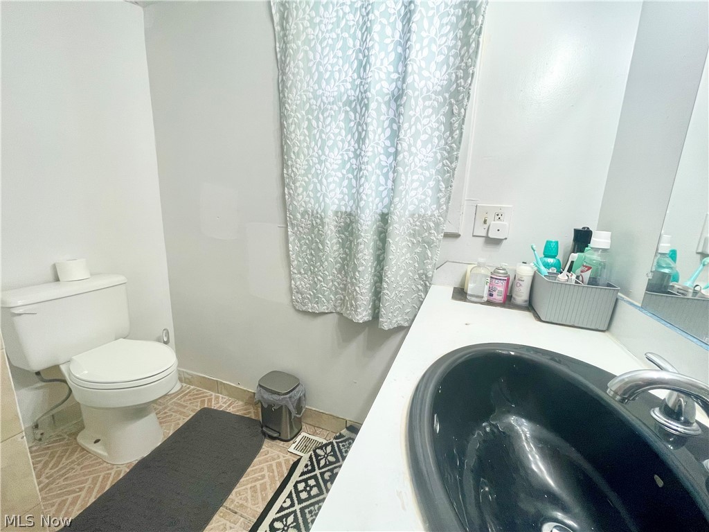 2193 E 35th Street Cleveland OH 44115