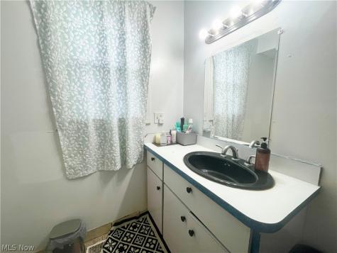 2193 E 35th Street Cleveland OH 44115