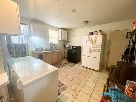 2193 E 35th Street Cleveland OH 44115