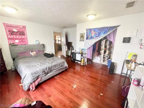 2193 E 35th Street Cleveland OH 44115