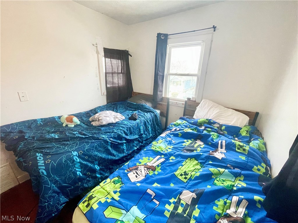 2193 E 35th Street Cleveland OH 44115