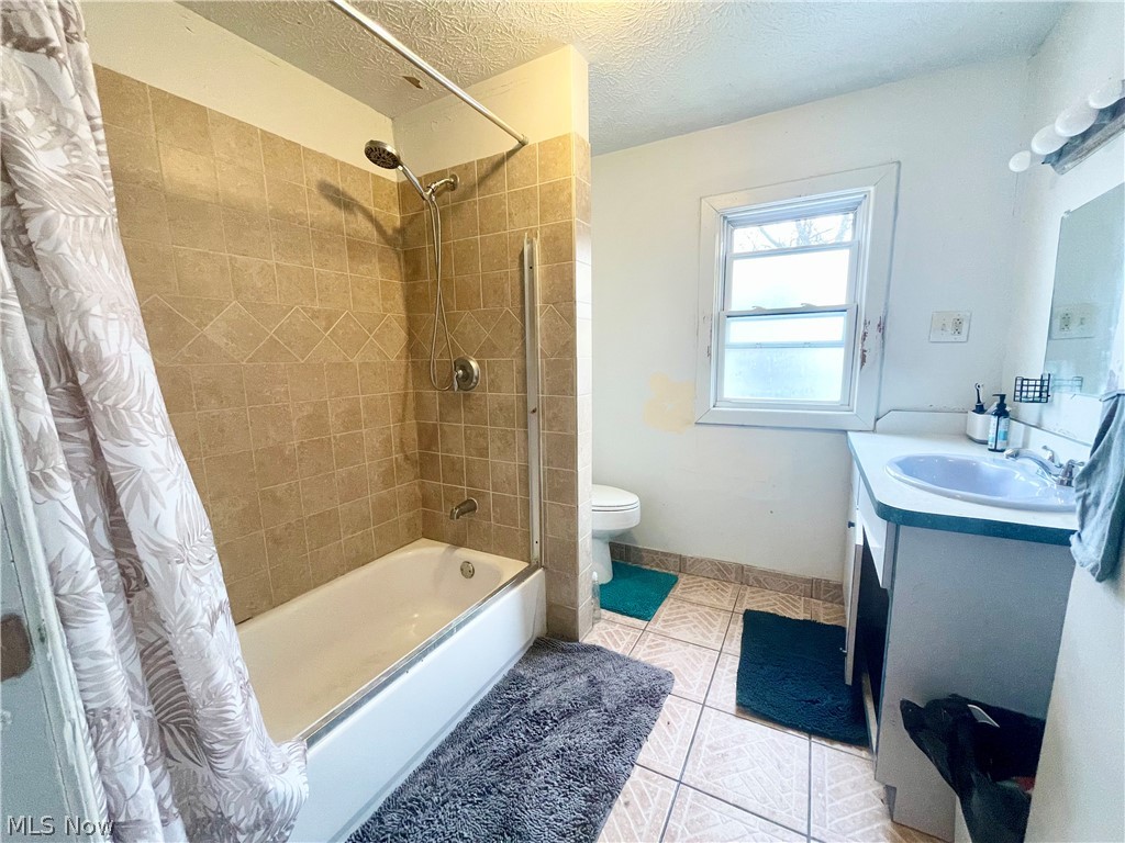 2193 E 35th Street Cleveland OH 44115