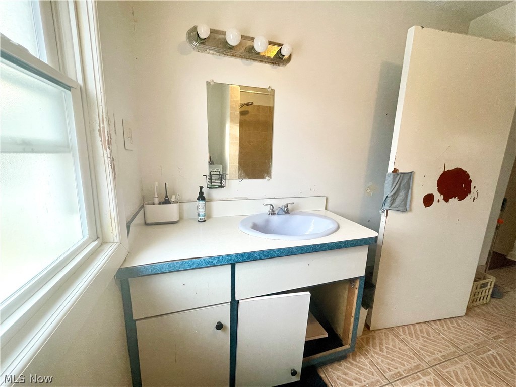 2193 E 35th Street Cleveland OH 44115