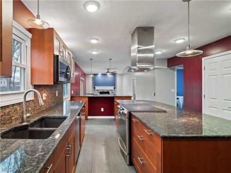 5922 Opal Street North Ridgeville OH 44039