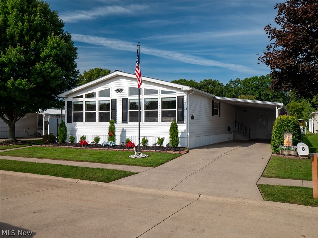 8 Emerald Lane Olmsted Twp OH 44138
