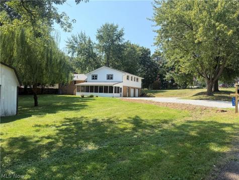 6035 Richville Drive SW Navarre OH 44662