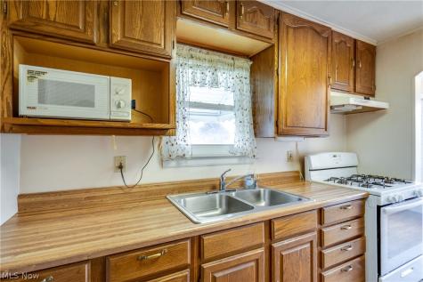 1425 Chippewa Avenue Akron OH 44305