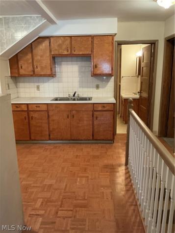 667 Seiberling Street Akron OH 44306