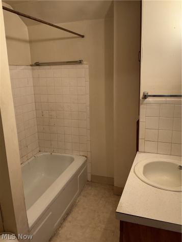 667 Seiberling Street Akron OH 44306