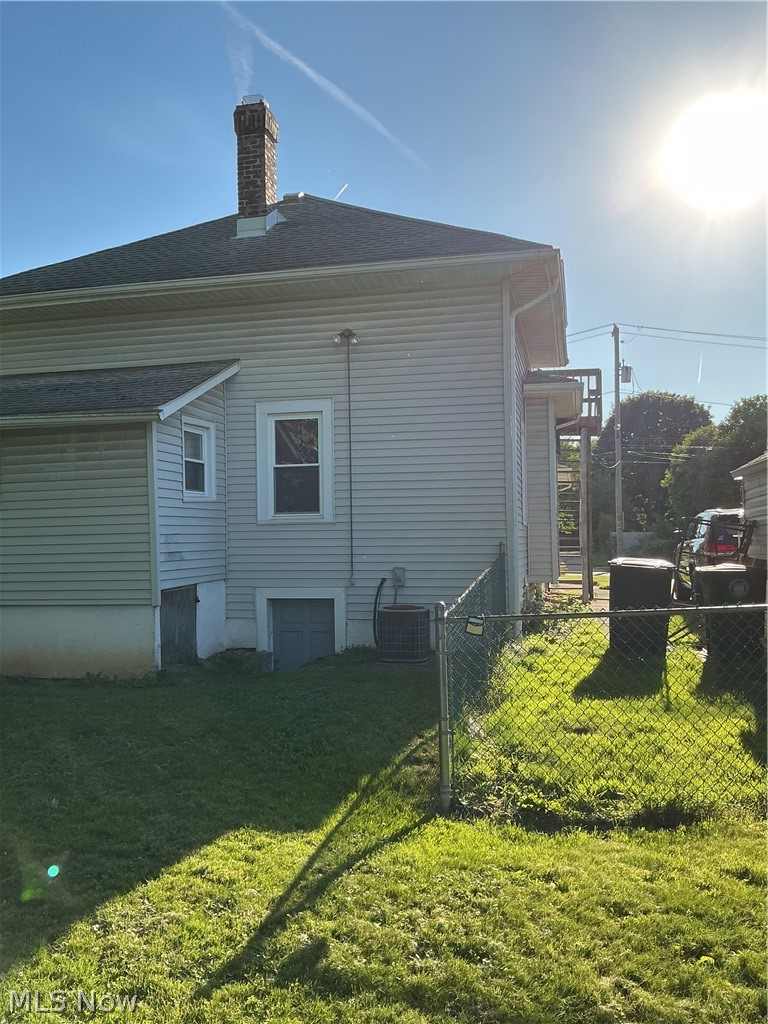667 Seiberling Street Akron OH 44306
