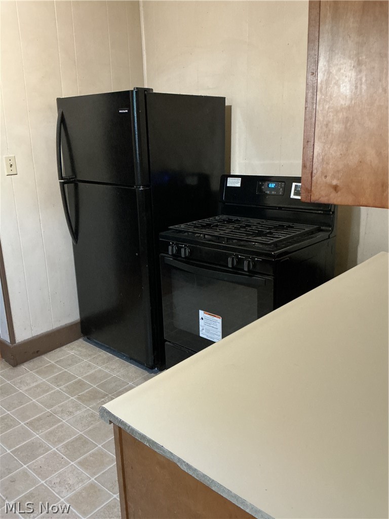 667 Seiberling Street Akron OH 44306