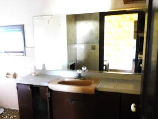 403 S Amboy Road Conneaut OH 44030