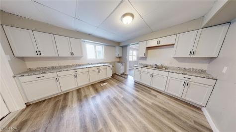 3327 W 56th Street Cleveland OH 44102