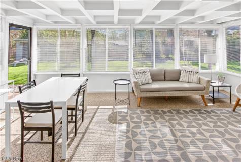 463 Queenswood Drive Bay Village OH 44140