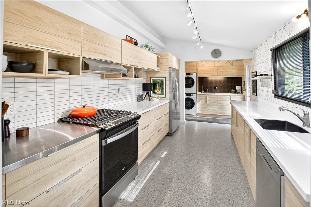 463 Queenswood Drive Bay Village OH 44140