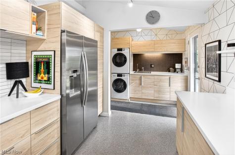463 Queenswood Drive Bay Village OH 44140