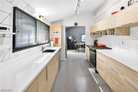 463 Queenswood Drive Bay Village OH 44140