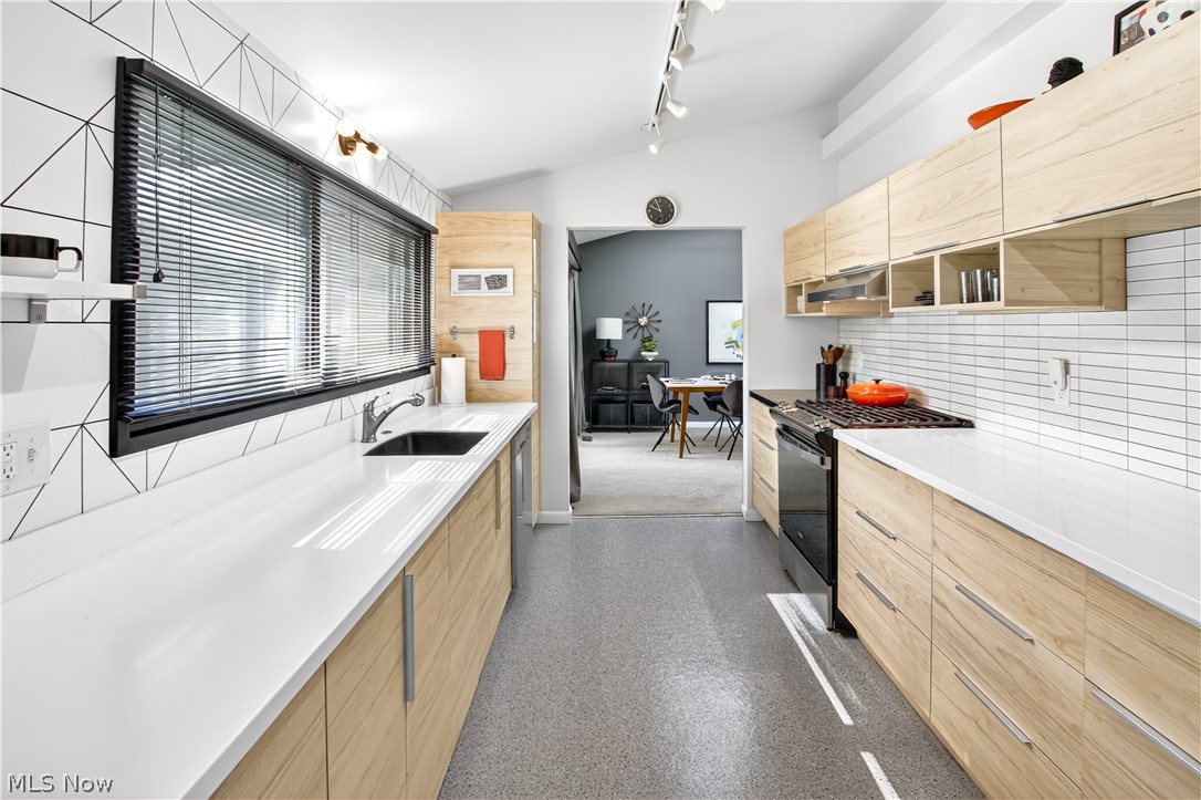 463 Queenswood Drive Bay Village OH 44140