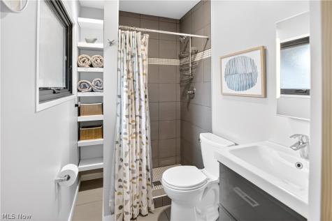 463 Queenswood Drive Bay Village OH 44140