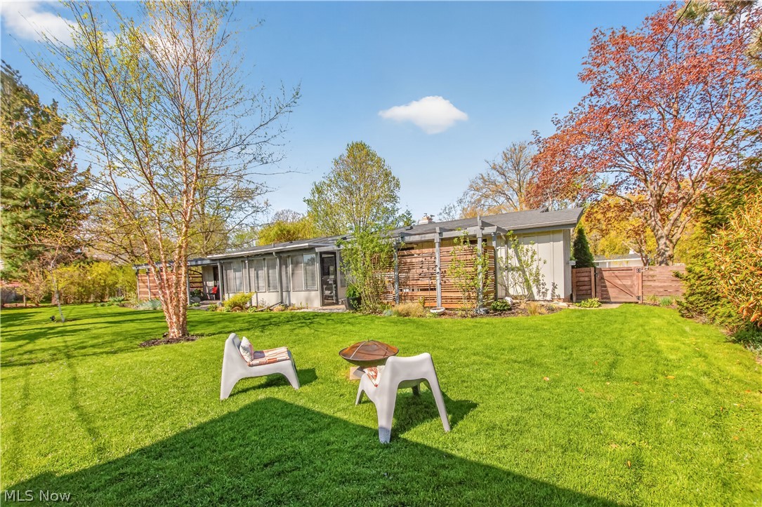 463 Queenswood Drive Bay Village OH 44140
