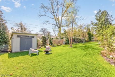 463 Queenswood Drive Bay Village OH 44140