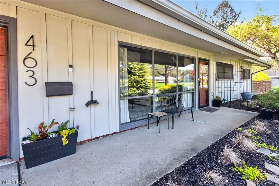 463 Queenswood Drive Bay Village OH 44140