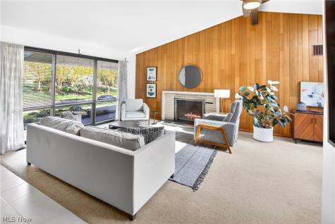 463 Queenswood Drive Bay Village OH 44140