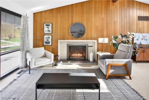 463 Queenswood Drive Bay Village OH 44140