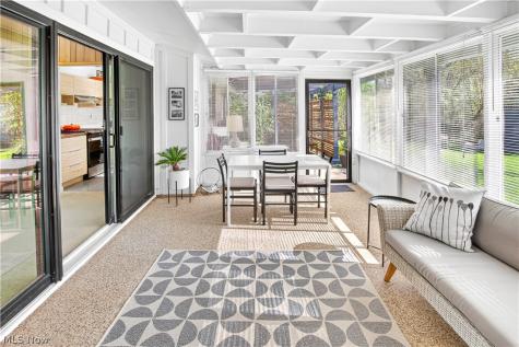 463 Queenswood Drive Bay Village OH 44140