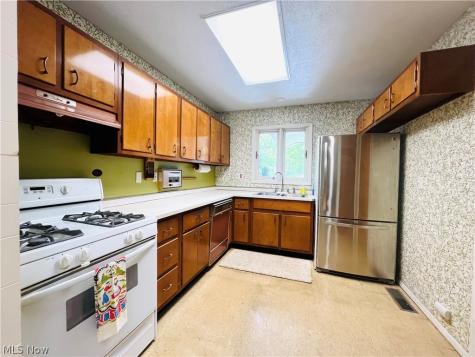 723 Trotter Lane Berea OH 44017