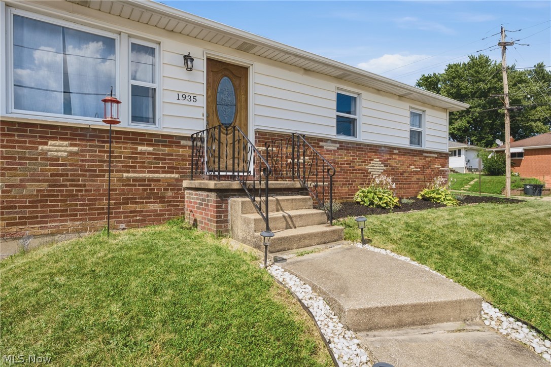 1935 Quayle Drive Akron OH 44312