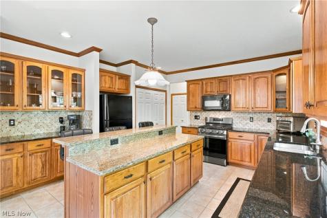 11627 Fox Strongsville OH 44149