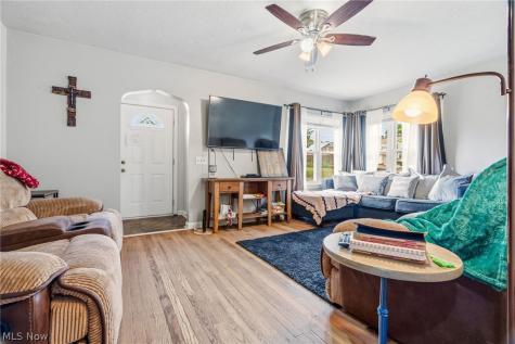 1612 Cherry Avenue NE Canton OH 44714